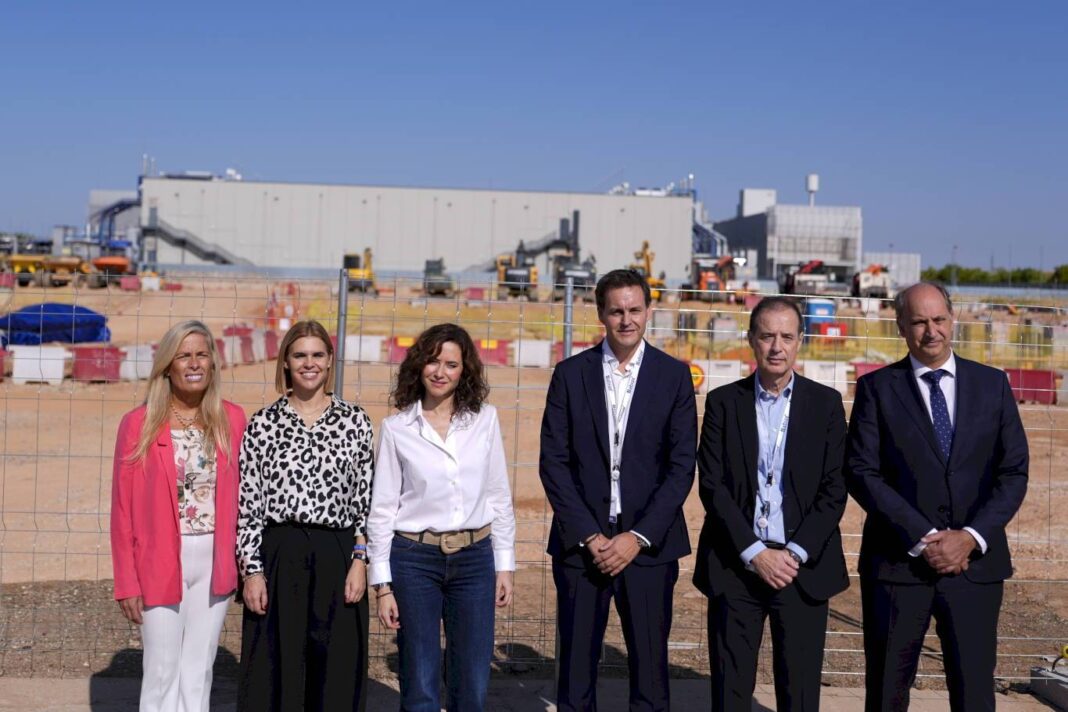 Ayuso coloca la primera piedra del centro de datos de Nabiax en Alcalá de Henares - imagen 1