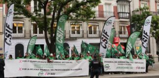 CSIF Educación Madrid se concentra en Alcalá 32 y convoca huelga indefinida desde el 14 de octubre - imagen 1