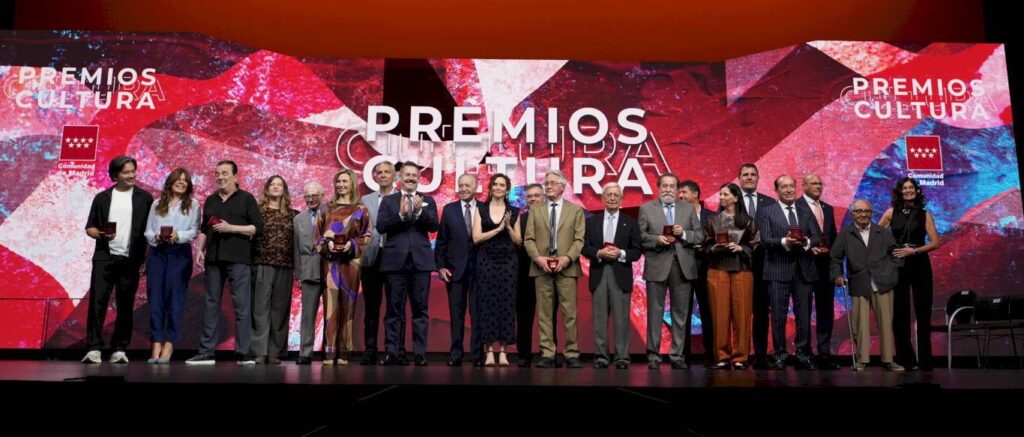 Díaz Ayuso entrega los XXIV Premios de Cultura a 16 artistas en los Teatros del Canal - imagen 4