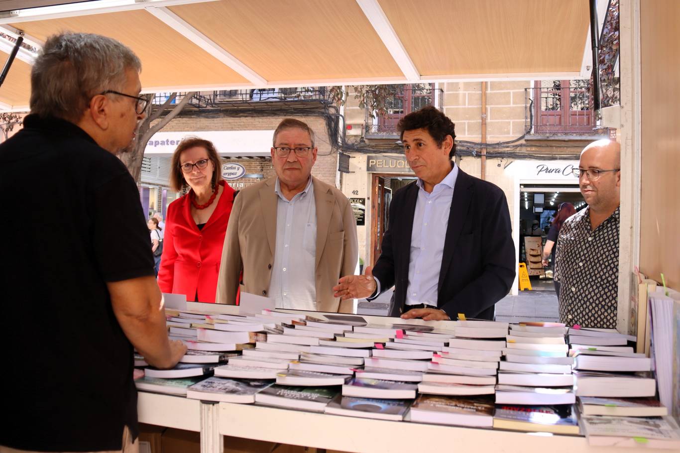 Alcalá celebra la 40ª Feria del Libro Antiguo y de Ocasión en la calle Libreros