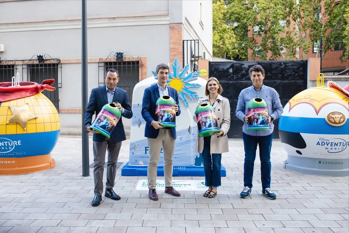 Contenedores de vidrio tematizados con Disney vuelven a Alcalá de Henares