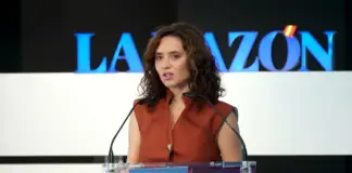 Ayuso elogia a la Enfermería en salud mental y anuncia mejoras laborales - imagen 1