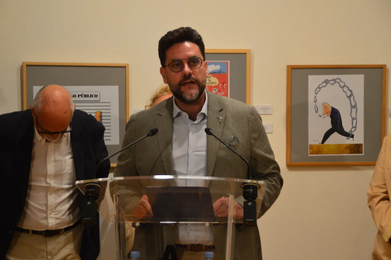 Alcalá inaugura la XXXIII Muestra de las Artes del Humor con 'Stop al tabaco'