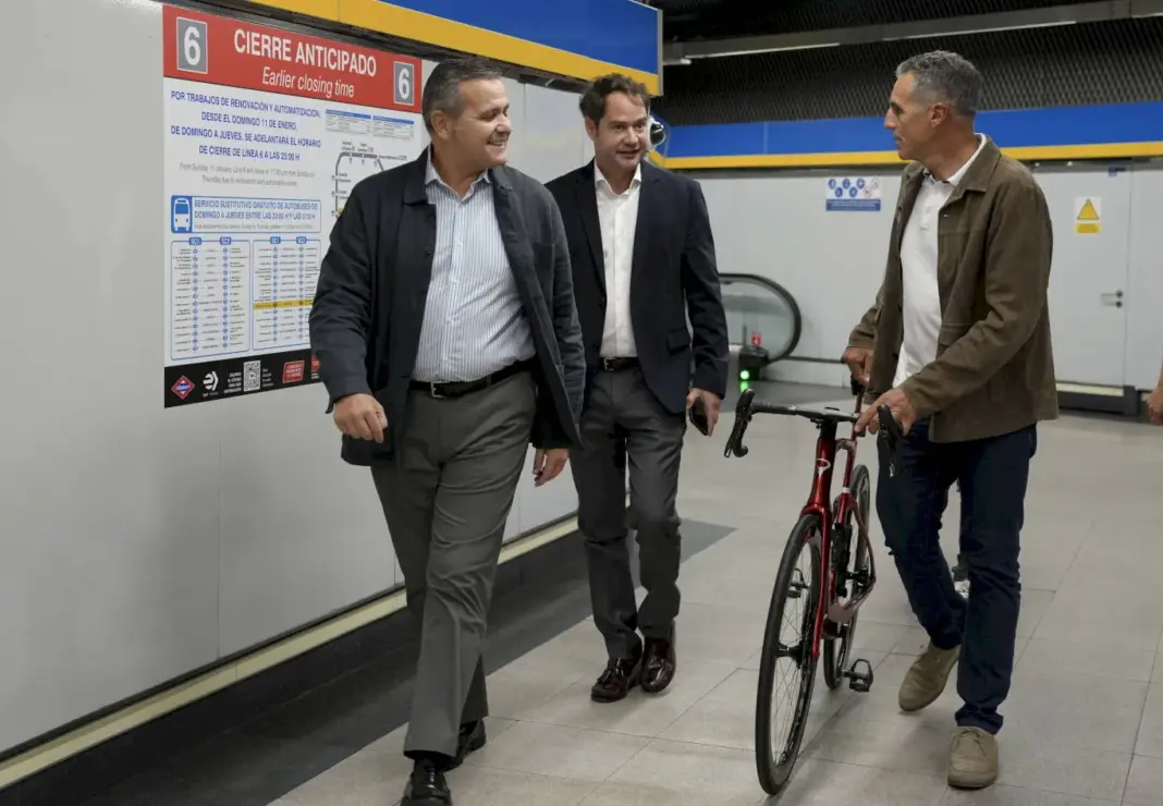 Metro gratis para bicicletas y nuevo aparcabicis en Ciudad Universitaria - imagen 1