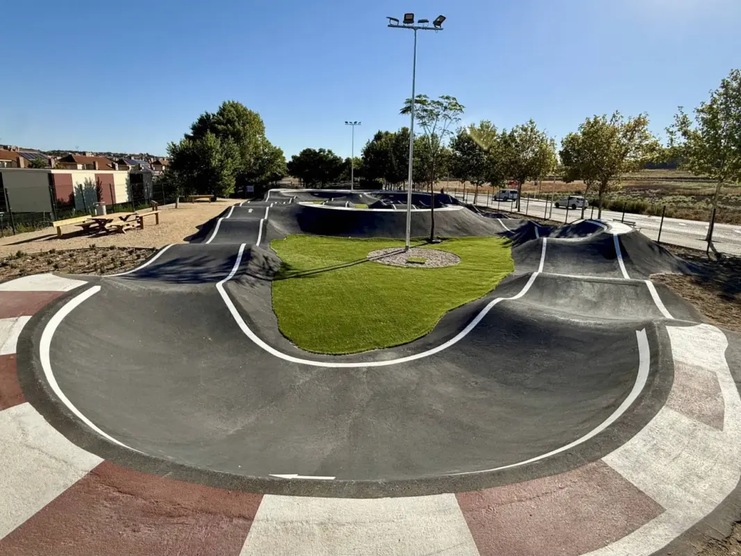 La Comunidad de Madrid invierte 625.000 euros en renovar zonas verdes y deportivas de Cobeña - imagen 1