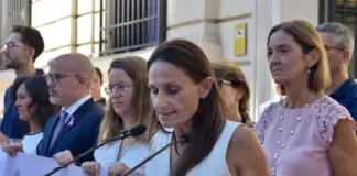 Minuto de silencio en Madrid por el feminicidio de una mujer de 88 años en San Sebastián de los Reyes - imagen 1
