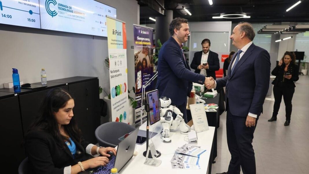 Madrid impulsa una Administración digital accesible con lenguaje claro y lengua de signos en el 012 - imagen 1