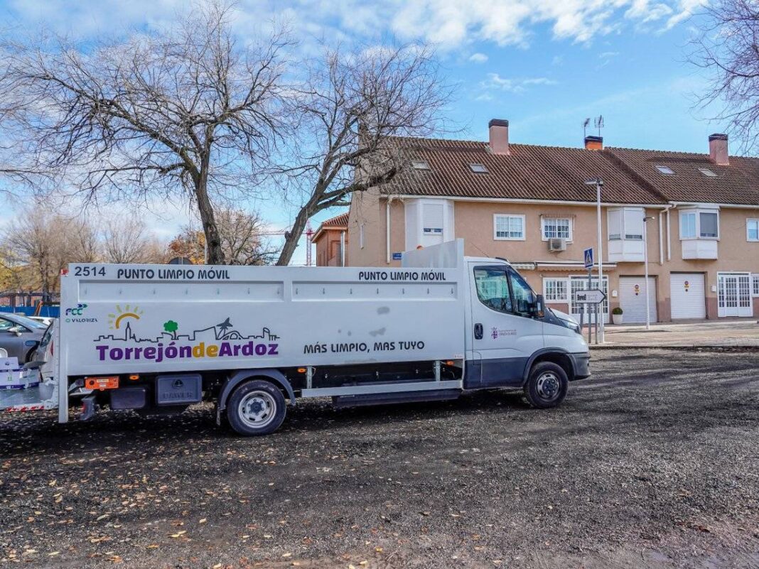 Torrejón de Ardoz mantiene 11 Puntos Limpios de Barrio para el reciclaje vecinal - imagen 1