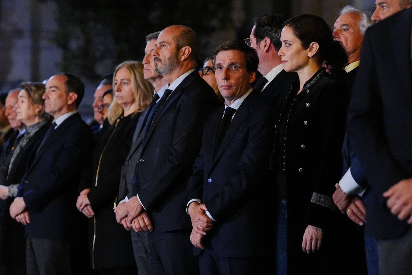 Madrid guarda un minuto de silencio por las víctimas del accidente ferroviario de Urda