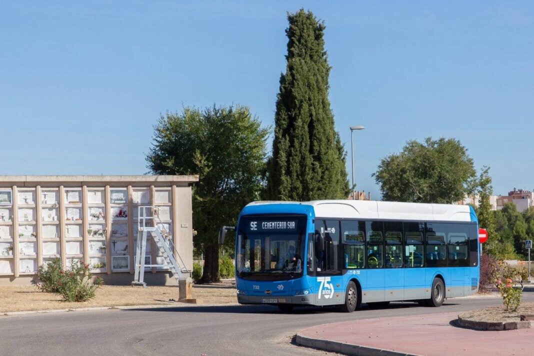 Madrid refuerza seguridad, transporte y servicios funerarios por Todos los Santos y Halloween - imagen 1