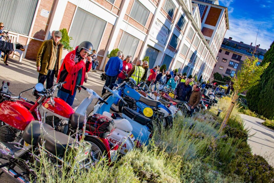 Alcalá de Henares: casi un centenar de moteros en el III Día de la Moto Española - imagen 1