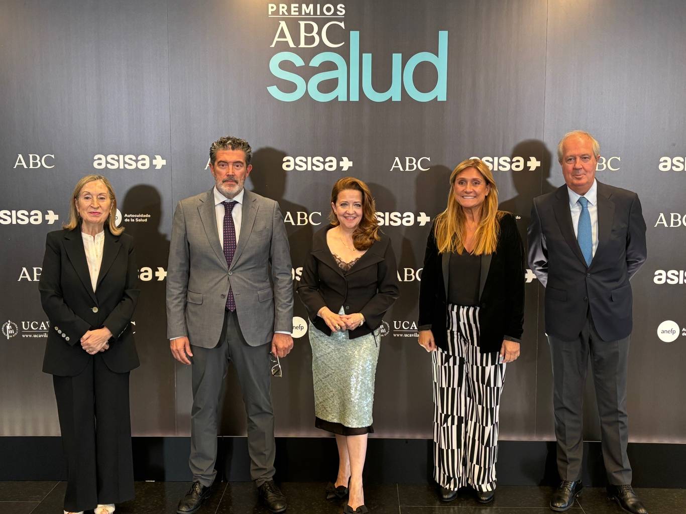 La sanidad pública madrileña, premiada en los XVI Premios ABC Salud