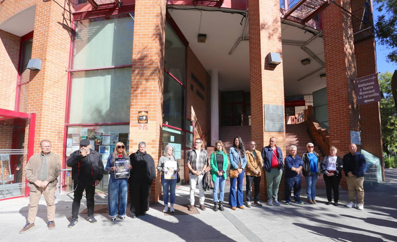 Coslada guarda un minuto de silencio por Mari Carmen Abascal, fallecida tras su desahucio