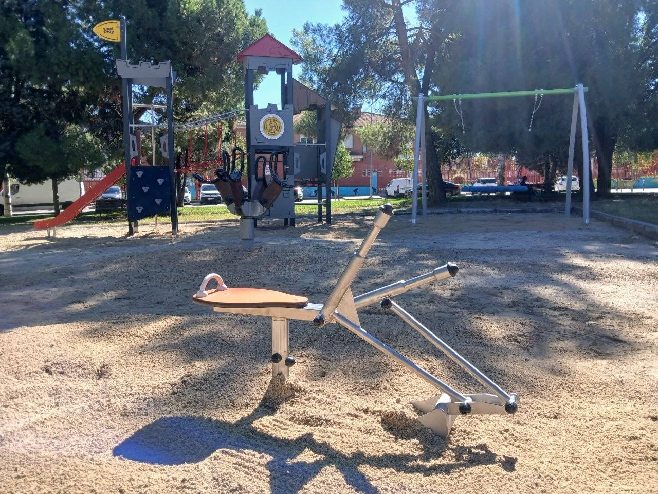 San Fernando de Henares renueva el parque infantil de la plaza de Guernica y actuará en Sánchez Ferlosio