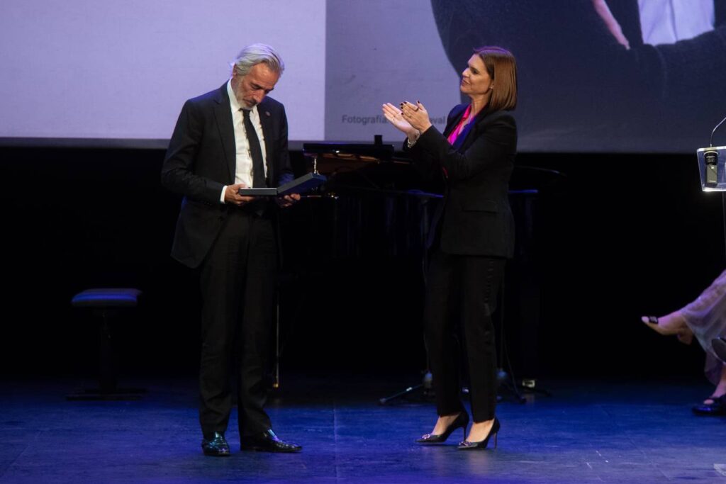 Alcalá de Henares: Imanol Arias recibe el Premio de las Artes y las Letras en los Ciudad de Alcalá - imagen 2