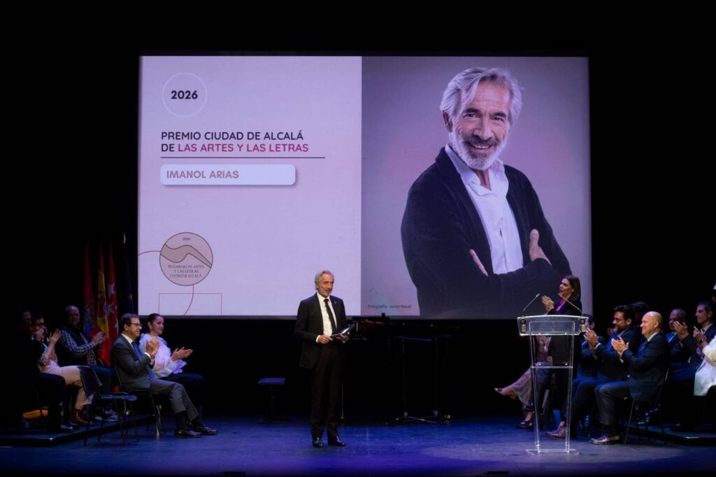 Alcalá de Henares: Imanol Arias recibe el Premio de las Artes y las Letras en los Ciudad de Alcalá - imagen 4
