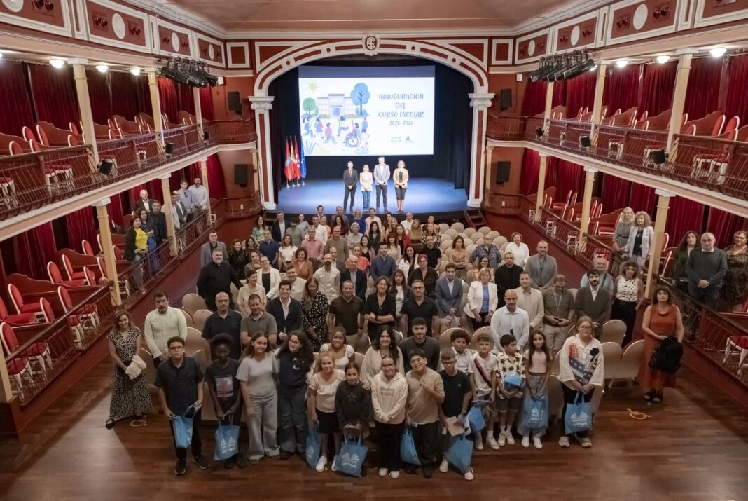 Piquet inaugura el curso escolar en Alcalá con más de 31.000 alumnos - imagen 1