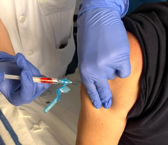 Alcalá de Henares: el Hospital Príncipe de Asturias vacuna de la gripe a pacientes cardiacos en un circuito preferente - imagen 2