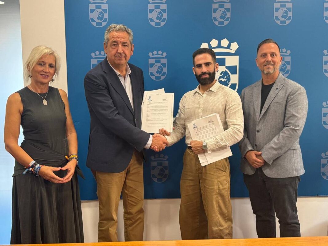 Pinto y Fundación Cibervoluntarios firman un convenio para impulsar la inclusión digital - imagen 1