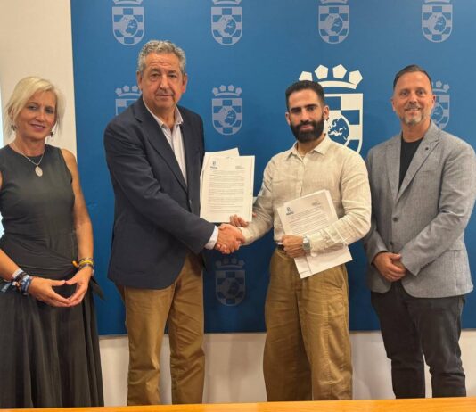 Pinto y Fundación Cibervoluntarios firman un convenio para impulsar la inclusión digital - imagen 1