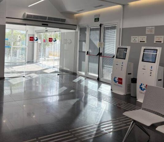 Madrid invierte 2,6 millones en modernizar pantallas y turnos en centros de salud - imagen 1
