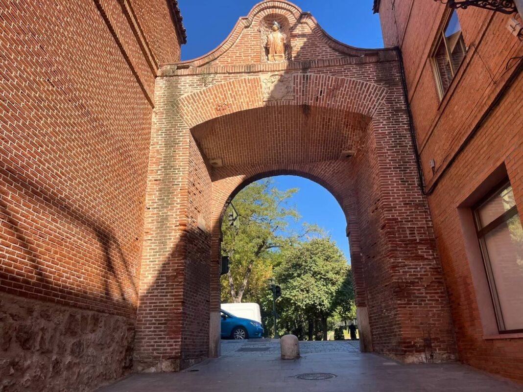 Alcalá de Henares: luz verde a la restauración del Arco de San Bernardo - imagen 1