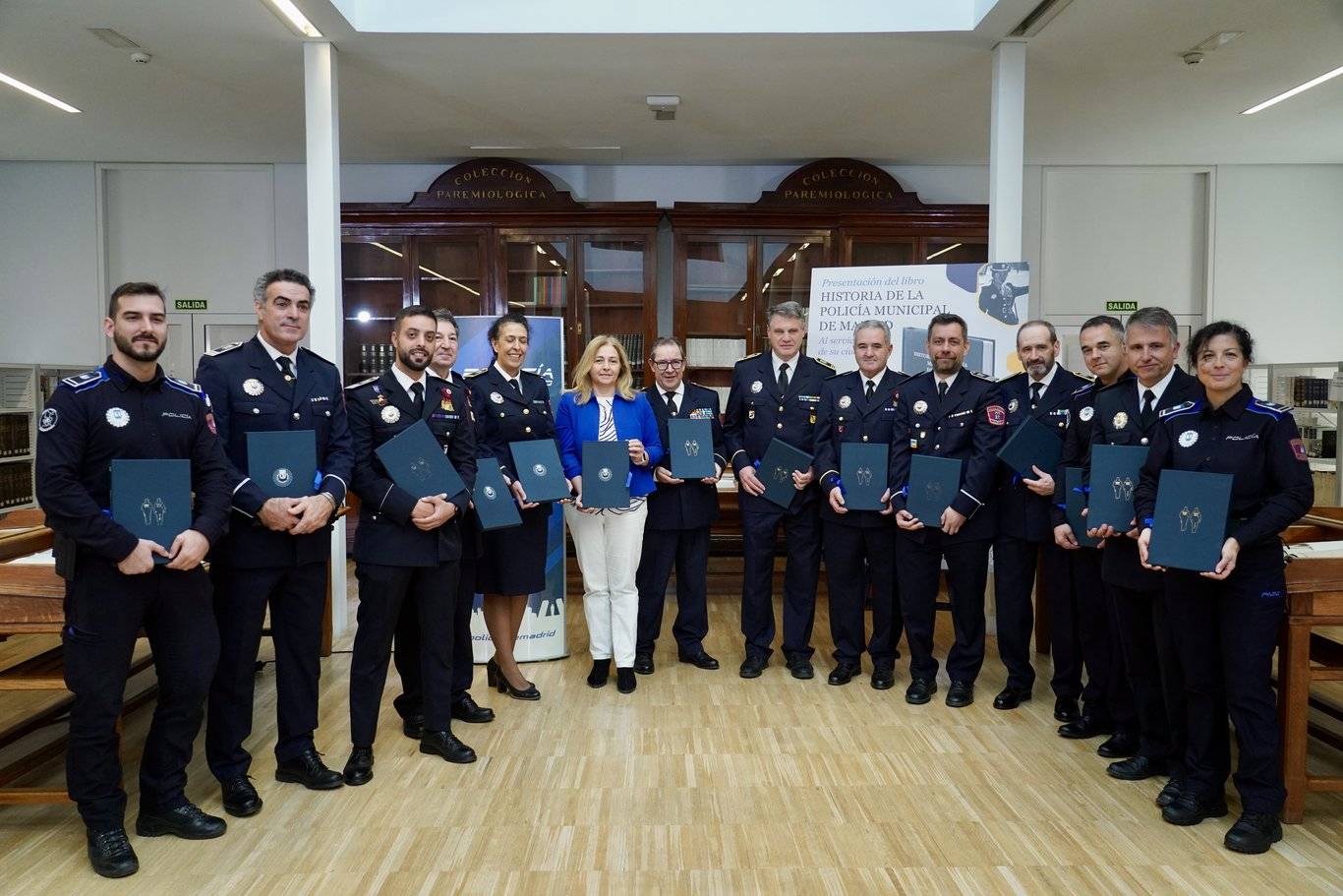 Madrid: Sanz presenta el libro que repasa la historia de la Policía Municipal
