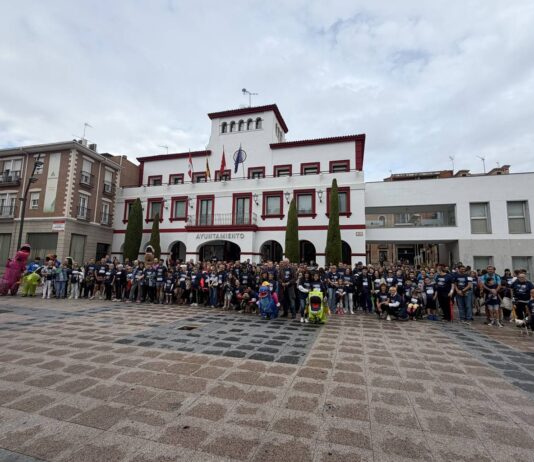 Cientos de personas participan bajo la lluvia en la VI Caminata por el Autismo en San Sebastián de los Reyes - imagen 4