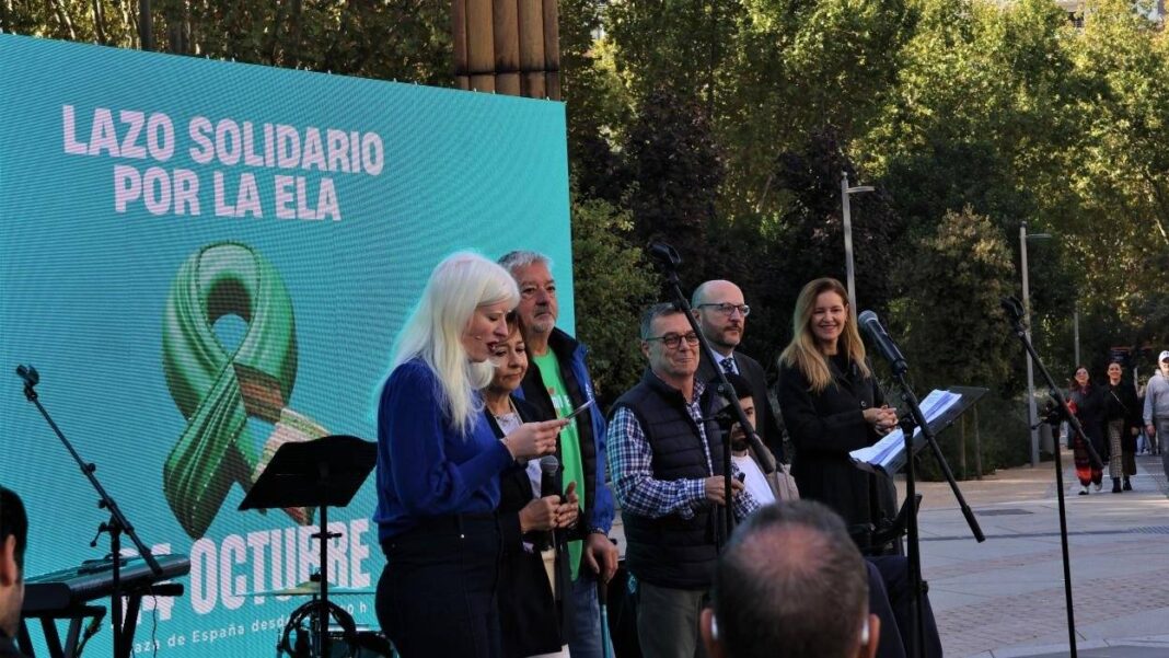 Madrid reparte 4.000 raciones de pastel solidario de 96 metros contra la ELA - imagen 1