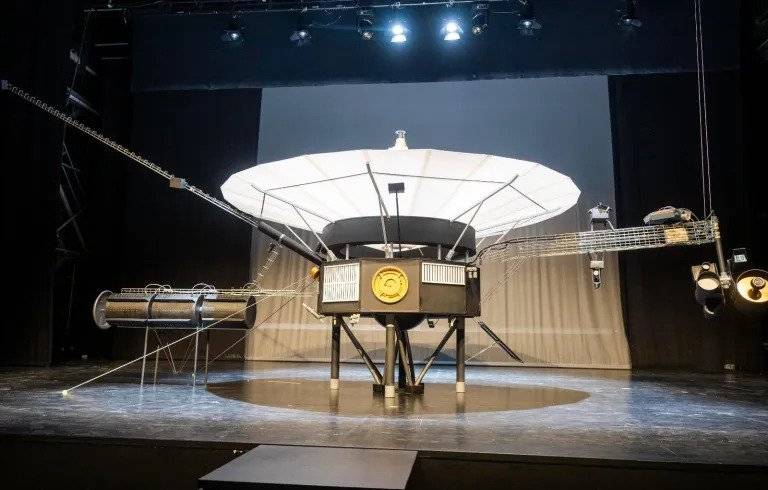 Madrid: Condeduque expone una maqueta a tamaño real de la sonda Voyager 1 - imagen 1