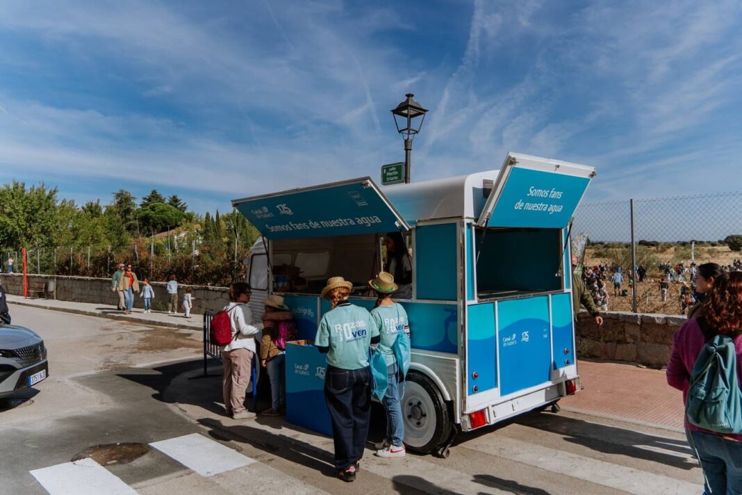 Las Rozas reúne a más de 3.000 vecinos en la Gran Plantación Familiar de El Garzo - imagen 1