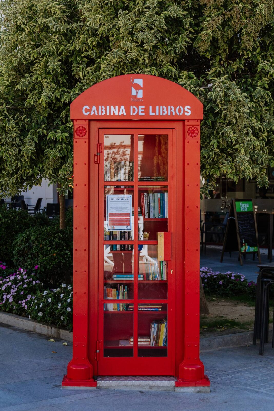 Las Rozas instala cabinas de intercambio de libros en la calle Real y La Marazuela - imagen 1